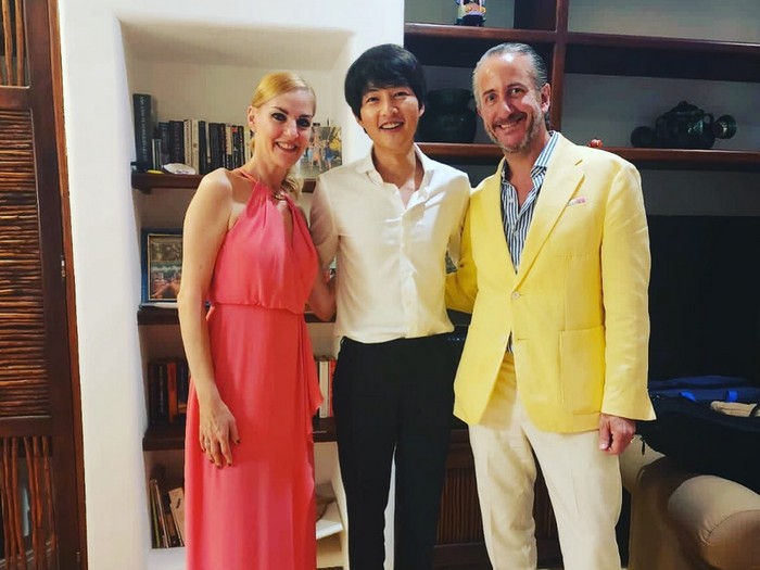 Song Joong Ki dan Katy Saunders kondangan di Meksiko