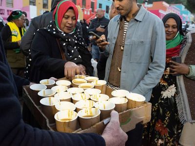 Suasana Buka Puasa Bersama Umat Muslim di Afrika Selatan