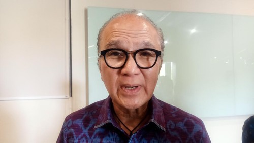 Mantan dubes Indonesia untuk Selandia Baru Tantowi Yahya mendukung pungutan pajak bagi turis. Di luar negeri, pajak turis pun hal umum.