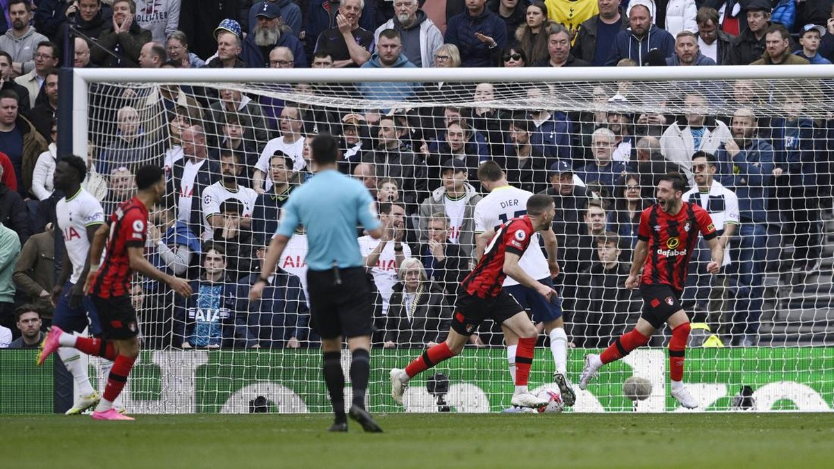 Tottenham Hotspur vs Bournemouth seri 1-1 di babak pertama. Foto: REUTERS/TONY OBRIEN