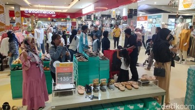 Keseruan Belanja di Transmart Rungkut Full Day Sale