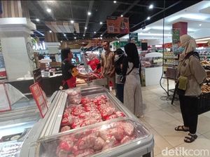 Saat Warga Cirebon Berbondong-bondong Berburu Diskon di Transmart
