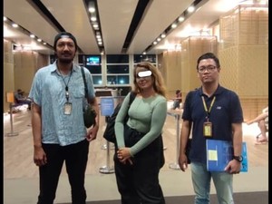 Salah Gunakan Visa Turis buat Jadi Fotografer, Bule Ukraina Dideportasi