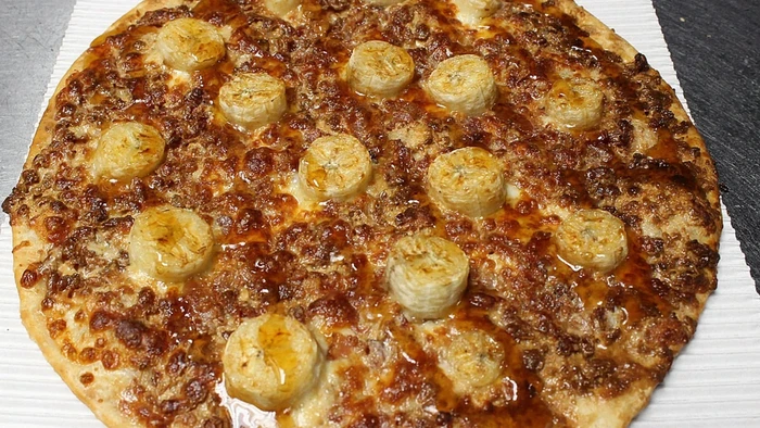 Aneh! Restoran Ini Jual Pizza Topping Selai Kacang dan Pisang
