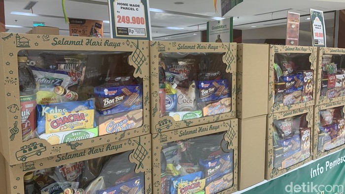 Aneka parcel yang dijual di Transmart Medan