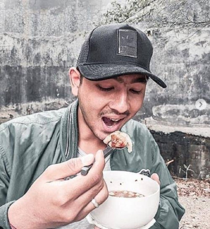 Arya Saloka βIkatan Cintaβ, Hobi Makan Nasi Gudeg hingga Bakso Arya Saloka βIkatan Cintaβ, Hobi Makan Nasi Gudeg hingga Bakso