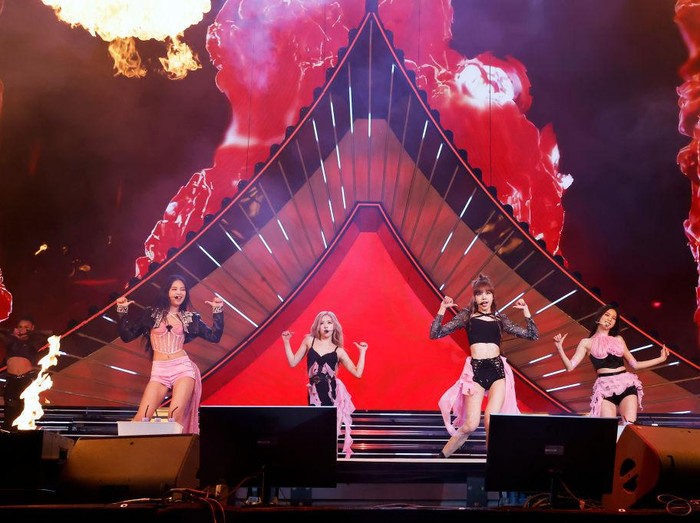 INDIO, CALIFORNIA - APRIL 15: (L-R) Jisoo, Rosé, Lisa, and Jennie of BLACKPINK perform at the Coachella Stage during the 2023 Coachella Valley Music and Arts Festival on April 15, 2023 in Indio, California. (Photo by Frazer Harrison/Getty Images for Coachella)