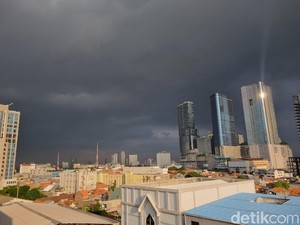 Awas! Cuaca Ekstrem Landa Jatim hingga Awal Desember