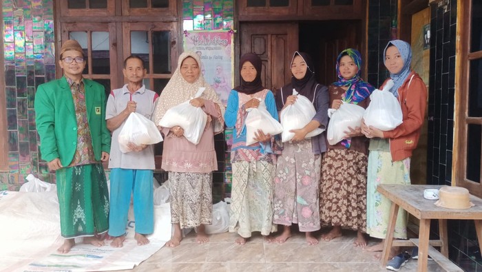 Fraksi PPP Beri Bantuan