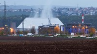 Pandangan umum menunjukkan Pembangkit Listrik Tenaga Nuklir Neckarwestheim, saat Jerman menutup pembangkit listrik tenaga nuklir terakhirnya di Neckarwestheim, Jerman, 15 April 2023.