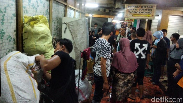 Kebakaran DTC Wonokromo Surabaya