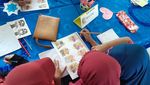 Bu Guru Normi & Ragam Media Interaktifnya, Bantu Siswa Belajar Membaca