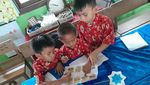 Bu Guru Normi & Ragam Media Interaktifnya, Bantu Siswa Belajar Membaca