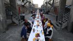 Meja Panjang saat Buka Puasa di Cape Town Afrika Selatan