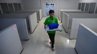 Tempat bertarif Rp 8.000 per jam untuk ruangan non-AC dan Rp 10.000 per jam untuk ruangan ber-AC tersebut merupakan fasilitas untuk pemudik yang kelelahan dan mengantuk saat perjalanan pada arus mudik Lebaran di ruas tol Jakarta menuju arah Jawa Tengah.