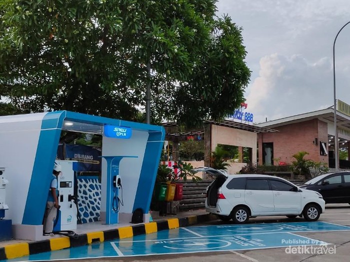 SPKLU Ultra Fast Charging PLN di Rest Area KM 88B