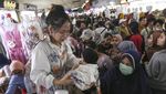 Melihat Keramaian Pasar Tanah Abang Pada Akhir Pekan Kemarin