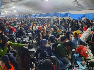 Menko PMK-Menhub Lepas Pemudik Motor Via Kapal Laut di Tanjung Priok