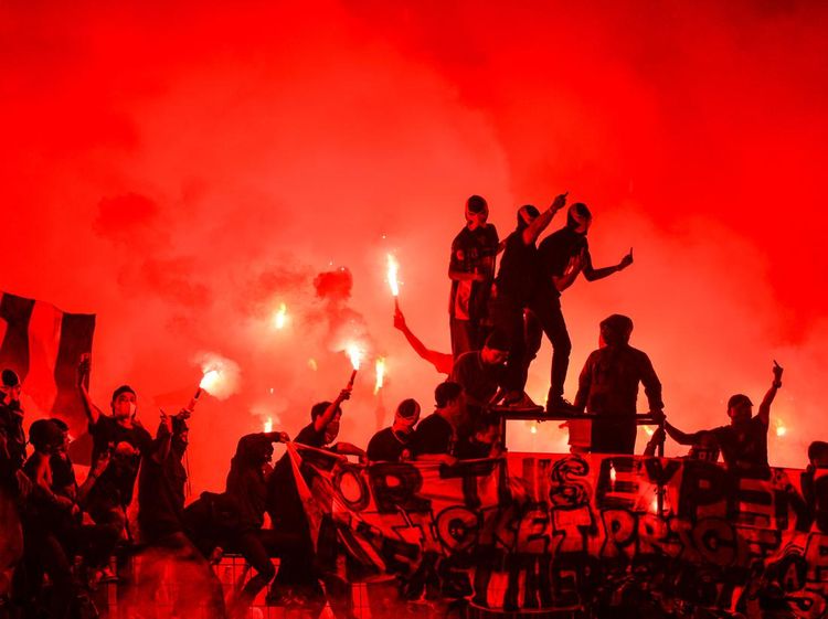 Persib Kalah, Bobotoh Masuk Lapangan