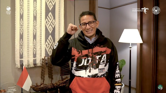 Sandiaga Uno, Menteri Pariwisata dan Ekonomi Kreatif (Menparekraf), memberikan dukungan kepada tim yang bertanding di grand final Free Fire Master League (FFML) Season 7. Selain itu ia juga mengingatkan, agar gamer dan tim esports main game lokal.