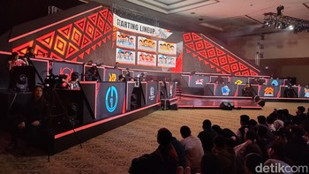 Grand final FFML Season 7 juga dimeriahkan oleh JKT 48 dan kultum Habib Jafar. Foto: (Panji Saputro/detikINET).