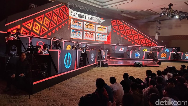 Grand Final Free Fire Master League (FFML) Season 7 resmi dimulai hari ini, Minggu, 16 April 2023. Berikut potret kemeriahannya, yang disambangi oleh ribuan penggemar Free Fire di Indonesia.