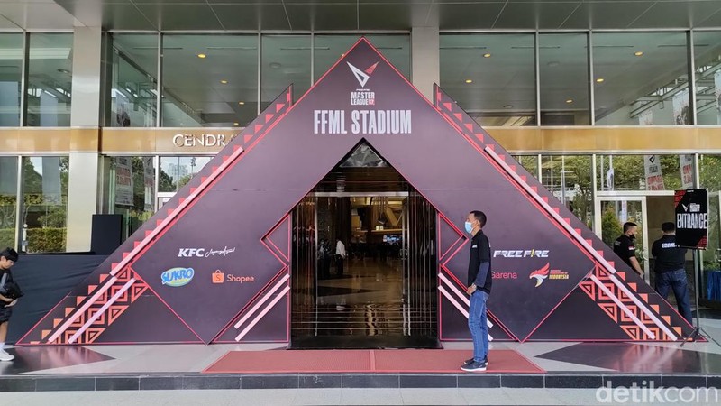 Grand Final Free Fire Master League (FFML) Season 7 resmi dimulai hari ini, Minggu, 16 April 2023. Berikut potret kemeriahannya, yang disambangi oleh ribuan penggemar Free Fire di Indonesia.