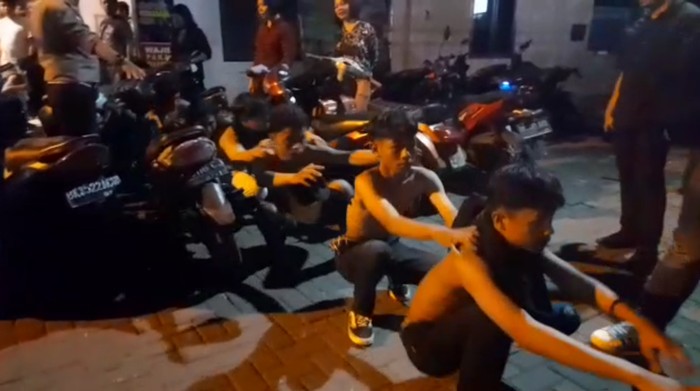 Puluhan remaja yang diamankan oleh Tim Tawon Polrestabes Medan.