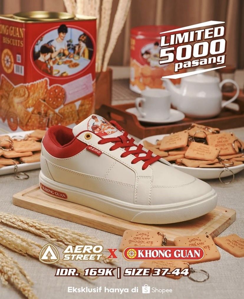 Sepatu desain Khong Guan