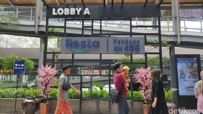 Suasana di Rest Area Pendopo Km 456 Salatiga, Tol Semarang-Solo, Minggu (16/4/2023) siang.