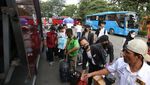 Suasana Pemudik di Terminal Kampung Rambutan pada H-6 Lebaran