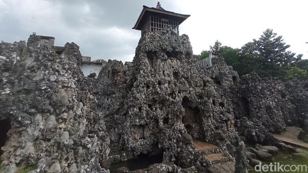 Taman Goa Sunyaragi Cirebon.