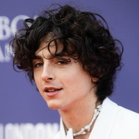 Kabar kedekatan Timothee Chalamet dan Kylie Jenner pertama kali diungkap akun gosip DeuxMoi. Akun tersebut menyebut bahwa keduanya berpacaran dengan menampilkan tangkapan layar percakapan DM, sumber meyakini bahwa mereka mulai dekat awal tahun 2023. Foto: Samir Hussein/WireImage/Samir Hussein
