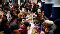 Ribuan muslim dari Inggris Raya menghadiri acara ini.