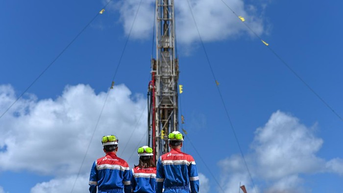 Sejak alih kelola pada 2021 lalu, PT Pertamina Hulu Rokan (PHR) telah melakukan pemboran sebanyak 662 sumur baru untuk pengembangan energi bagi negeri.