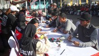 PT. Astra Honda Motor tahun ini akan mengantarkan 1.200 pemudik dan mengangkut 600 sepeda motor ke kampung halaman mereka. 