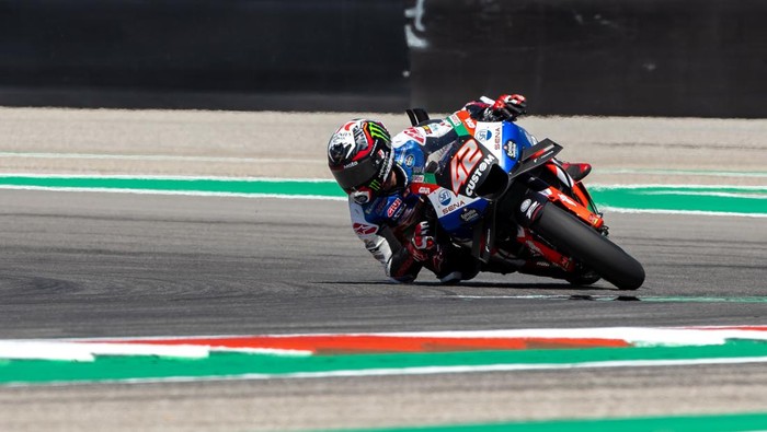 AUSTIN, TX - APRIL 15: Alex Rins (42) of Spain and LCR Honda Castrol races through turn 13 during the Tissot Sprint Race at MotoGP Red Bull Grand Prix of the Americas on April 15, 2023, at Circuit of The Americas in Austin, Texas. (Photo by David Buono/Icon Sportswire via Getty Images)