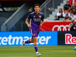 Pato (33 tahun) sebelumnya bermain di MLS bersama Orlando City. Namun pada November 2022, eks AC Milan dan Chelsea itu tak diperpanjang kontraknya dan sampai saat ini belum memiliki klub baru. Ia juga sedang dalam pemulihan cedera. Foto: Icon Sportswire via Getty Images/Icon Sportswire