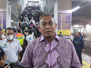Debat Adian Napitupulu Vs Andre Rosiade di Survei Poltracking