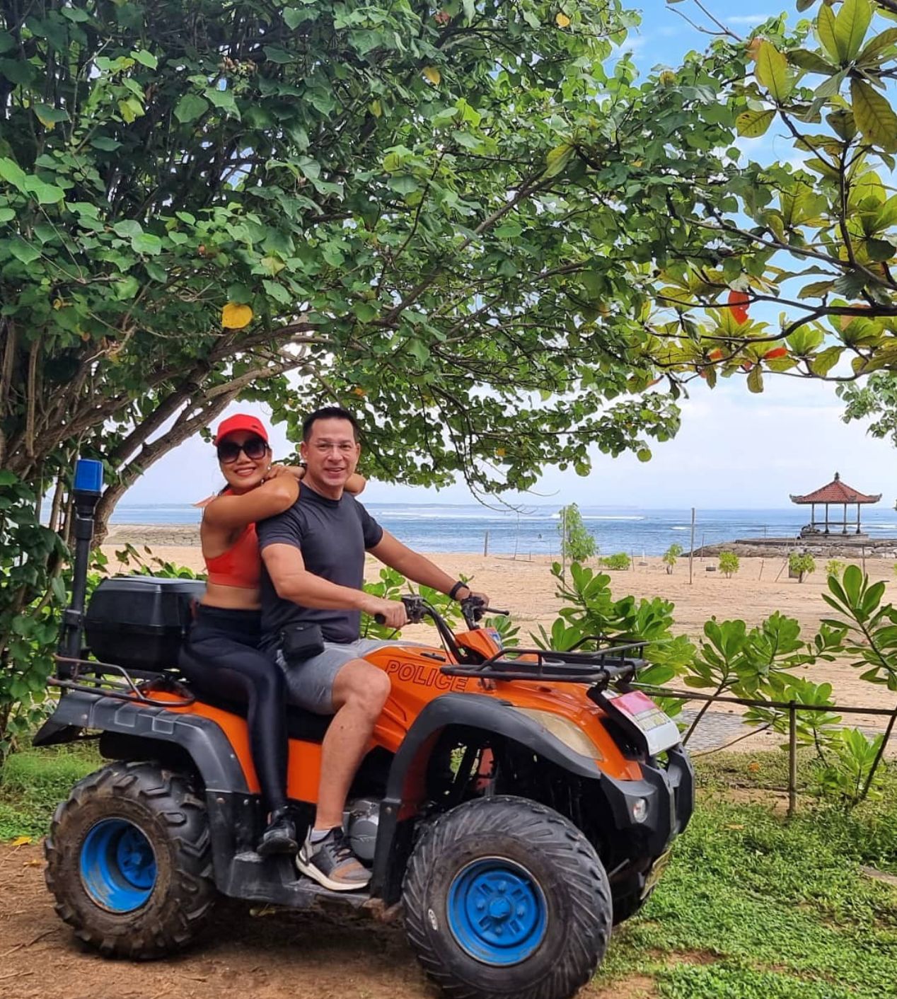 Ari Wibowo dan Inge Anugrah Ari Wibowo dan Inge Anugrah