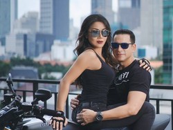 7 Potret Mesra Ari Wibowo & Istri, Gugat Cerai Setelah 16 Tahun Menikah