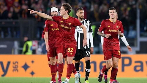 Edoardo Bove of AS Roma celebrates after scoring first goal during the Serie A match between AS Roma and Udinese Calcio at Stadio Olimpico, Rome, Italy on 16 April 2023.  (Photo by Giuseppe Maffia/NurPhoto via Getty Images)