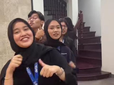 Aya bersama teman-temannya sesama anak magang ikut membuat konten medsos detikSumut. (Foto: Istimewa)