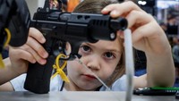 NRA juga sangat mendukung undang-undang yang memperluas hak senjata, seperti regulasi yang memungkinkan pemilik senjata membawa senjata di tempat umum.  