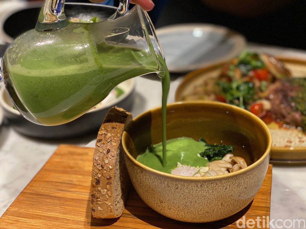 Blue Terrace Ayana Midplaza