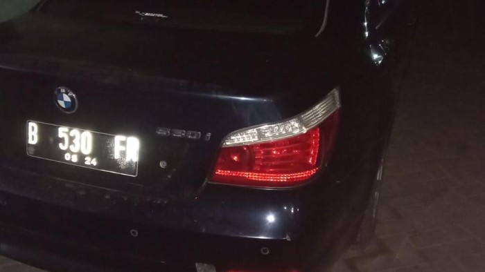 BMW dan Fortuner milik bos penginapan yang dibunuh telah ditemukan