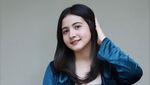 5 Pesona Bulan Sutena yang Suka Cowok Bisa Melawak Walau Tipis-tipis