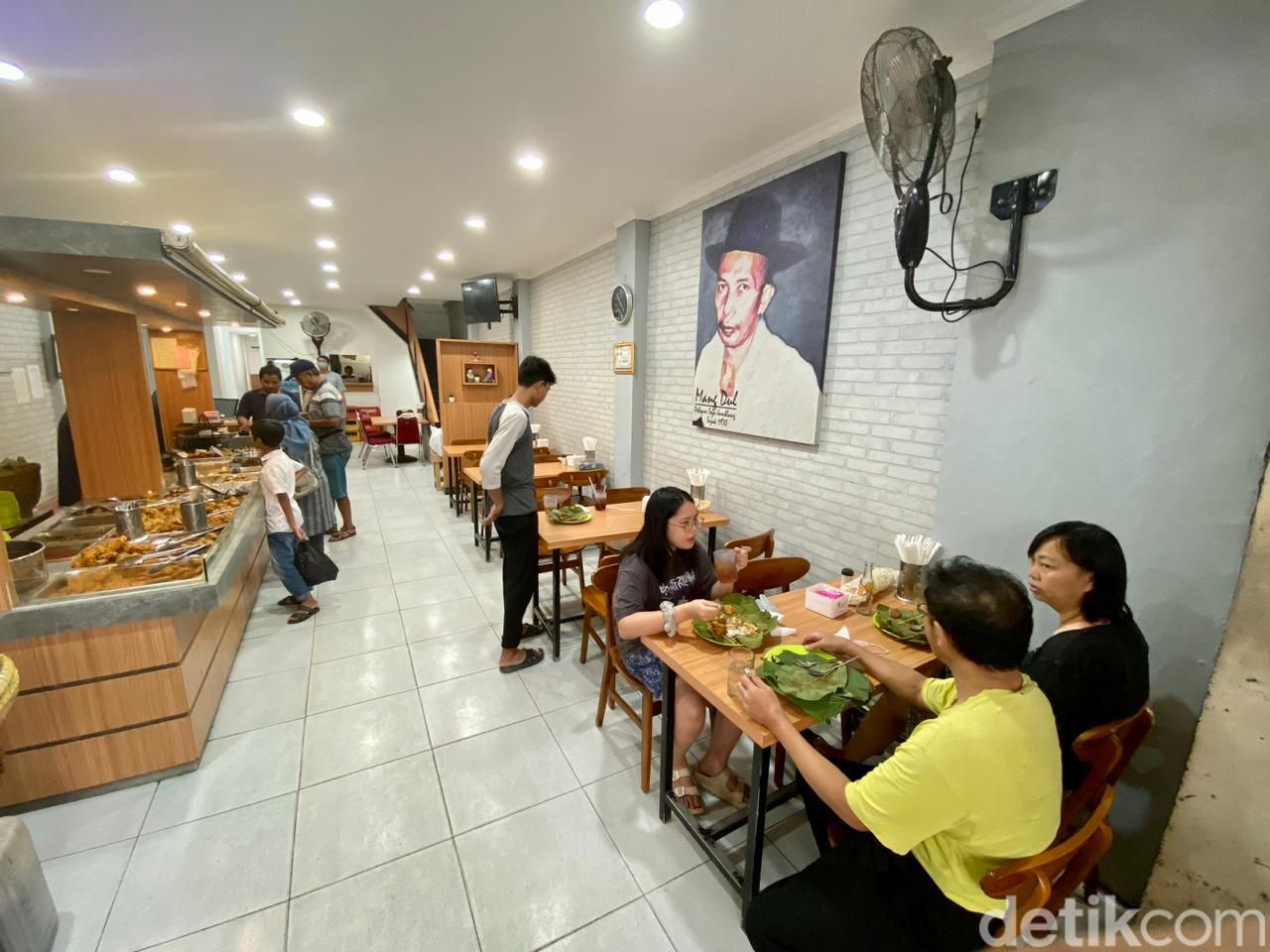 Dibungkus Daun Jati, Ini Nikmatnya Nasi Jamblang Mang Dul Cirebon