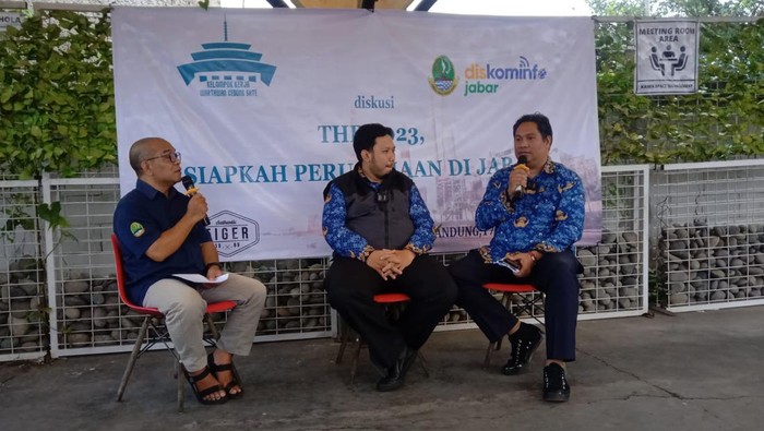 Diskusi soal THR di Jabar.