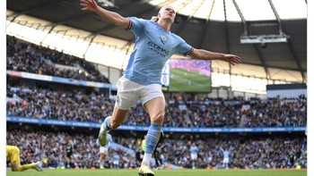 Haaland berhasil menjebol dua kali gawang Leicester City tadi malam. Foto: Twitter